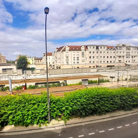 Joli Duplex Refait A Neuf, Face Gare, Pres Ermitage Apartment *
