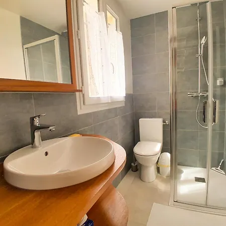 Joli Duplex Refait A Neuf, Face Gare, Pres Ermitage