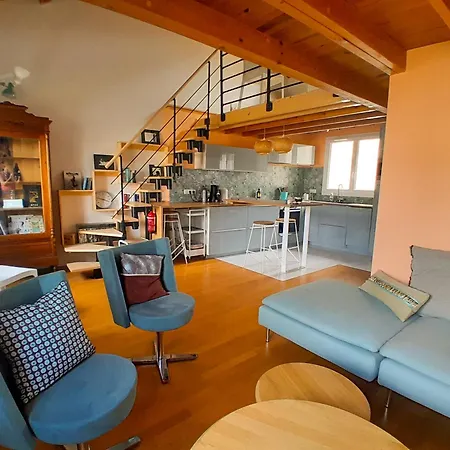 Duplex De Charme Avec Bureau - Face Gare Rer A *