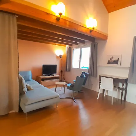 Lägenhet Duplex De Charme Avec Bureau - Face Gare Rer A